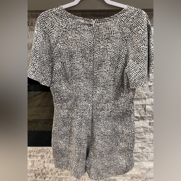 Banana Republic size 4 black and white romper - Picture 10 of 12
